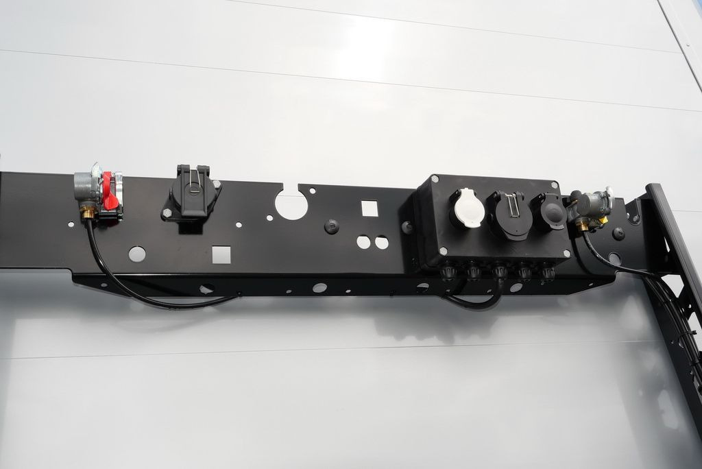 Новый Полуприцеп бортовой/ Платформа Kögel SN24/ BW 800 mm/144 x rungent. BPW/ LENKACHSE: фото 7