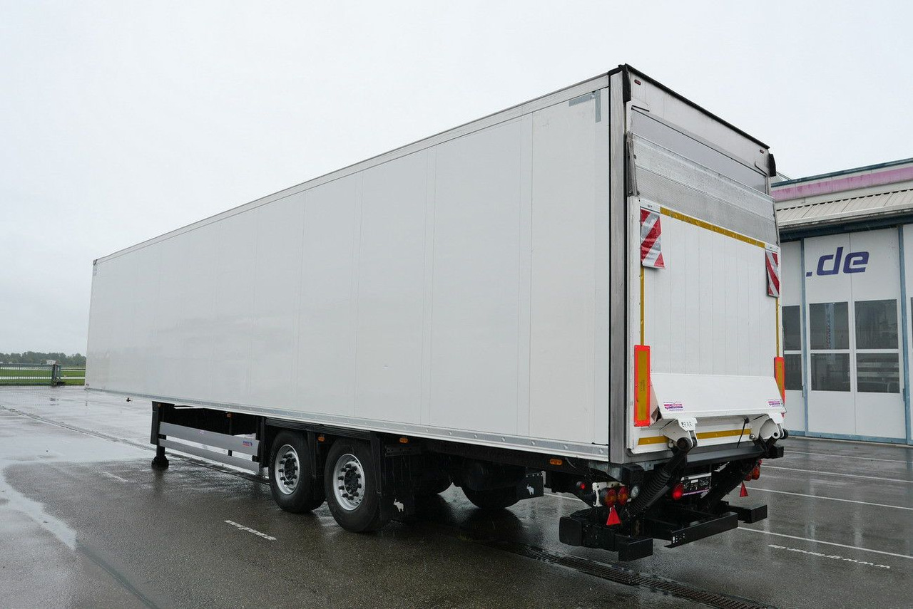 Schmitz Cargobull SKO 18 /LBW BÄR 2500 kg / CARRIER 1550 / LIFT - Полуприцеп-рефрижератор: фото 1 Schmitz Cargobull SKO 18 /LBW BÄR 2500 kg / CARRIER 1550 / LIFT - Полуприцеп-рефрижератор: фото 1