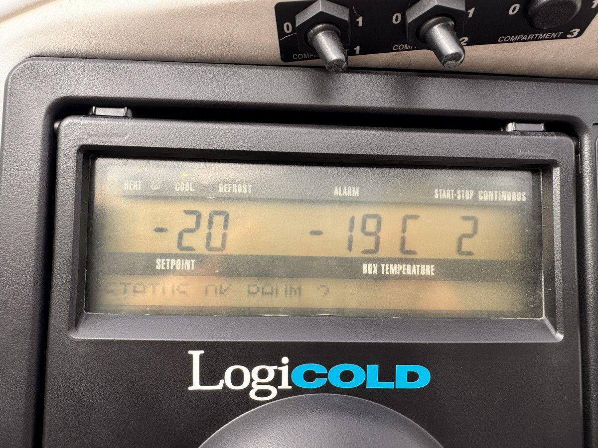 Schmitz Cargobull SKO 24/ BI TEMP CARRIER VEC 1950 MT /DS/LBW !!!! - Полуприцеп-фургон: фото 5 Schmitz Cargobull SKO 24/ BI TEMP CARRIER VEC 1950 MT /DS/LBW !!!! - Полуприцеп-фургон: фото 5