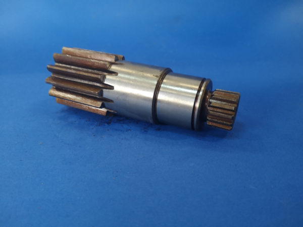 010100A Wałek silnika obrotu Schaeff HR12 - Поворотный редуктор для Строительной техники: фото 1 010100A Wałek silnika obrotu Schaeff HR12 - Поворотный редуктор для Строительной техники: фото 1