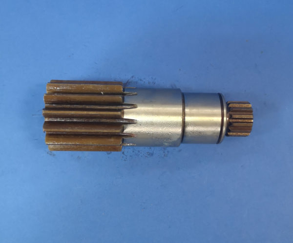 010100A Wałek silnika obrotu Schaeff HR12 - Поворотный редуктор для Строительной техники: фото 2 010100A Wałek silnika obrotu Schaeff HR12 - Поворотный редуктор для Строительной техники: фото 2