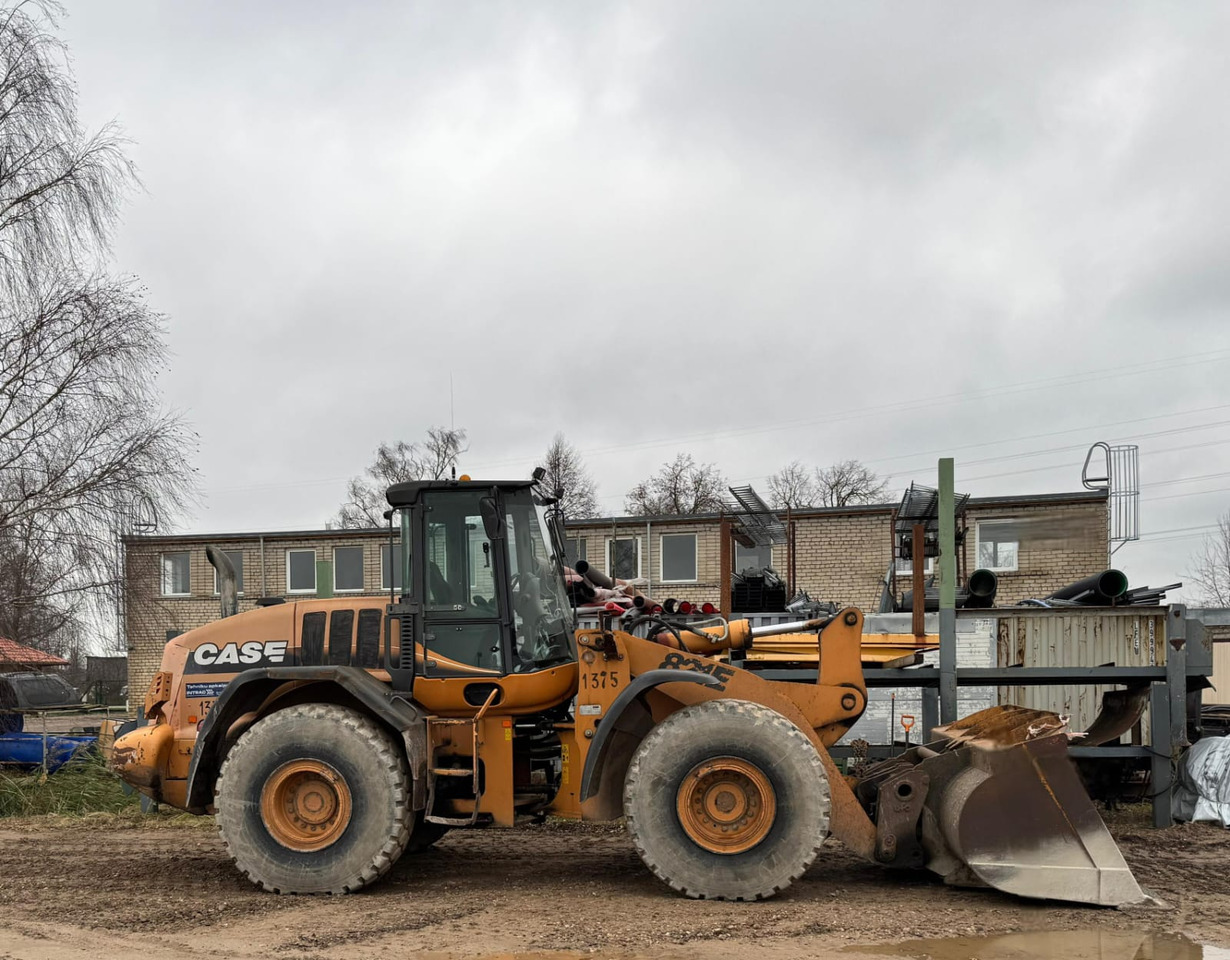 CASE 821E - Колёсный погрузчик: фото 2 CASE 821E - Колёсный погрузчик: фото 2