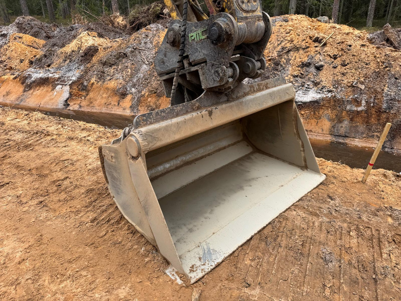 KOMATSU PC210LC-11 - Гусеничный экскаватор: фото 5 KOMATSU PC210LC-11 - Гусеничный экскаватор: фото 5