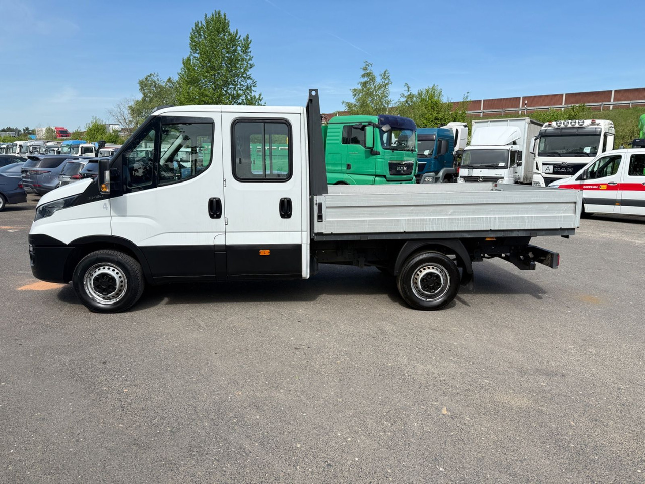Малотоннажный бортовой грузовик Iveco Daily Doppelkabine 35 S 130 7 Sitzer: фото 8