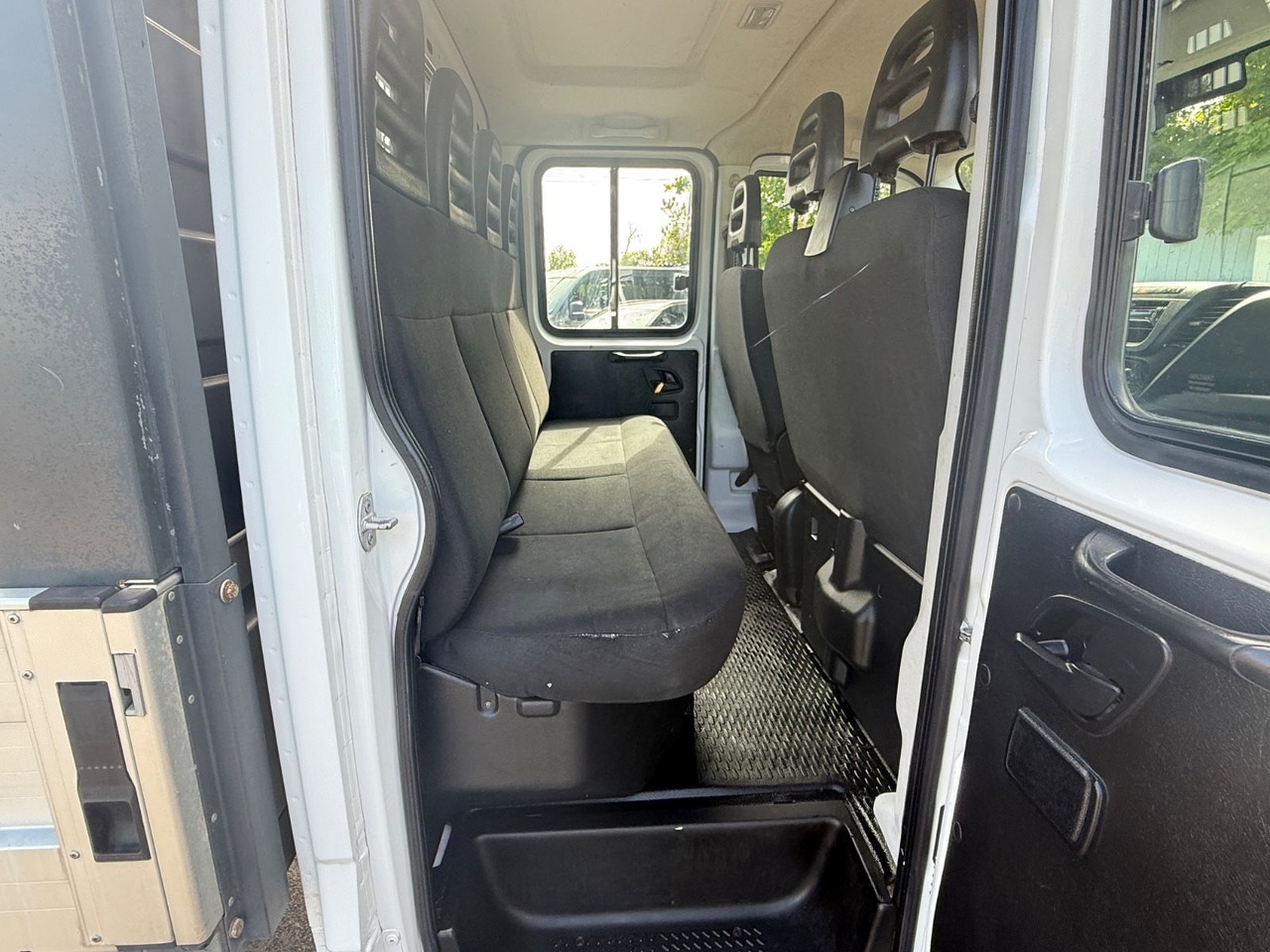 Малотоннажный бортовой грузовик Iveco Daily Doppelkabine 35 S 130 7 Sitzer: фото 12