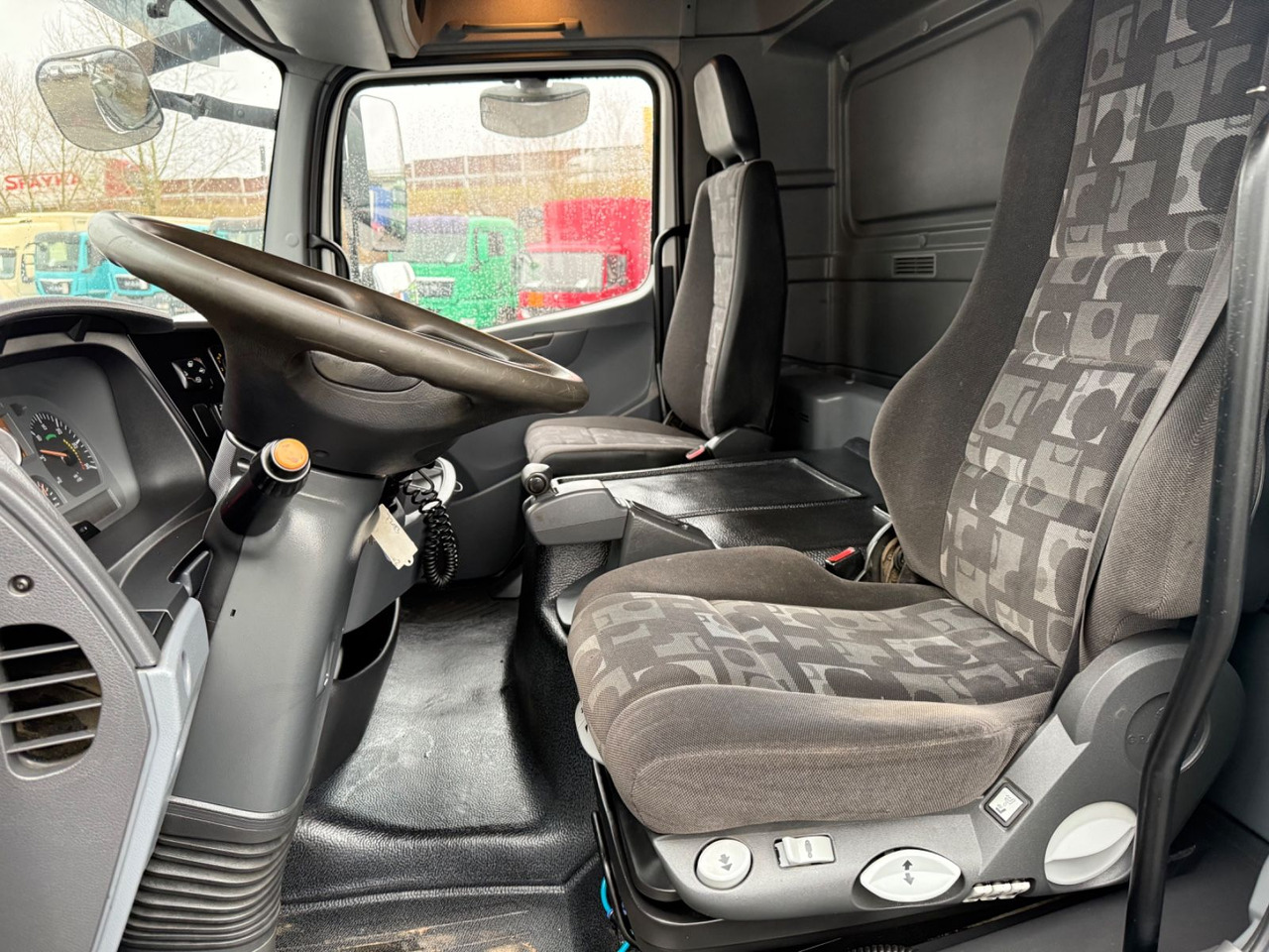 Грузовик бортовой/ Платформа Mercedes-Benz Atego 822 L Klima, Tempomat: фото 10