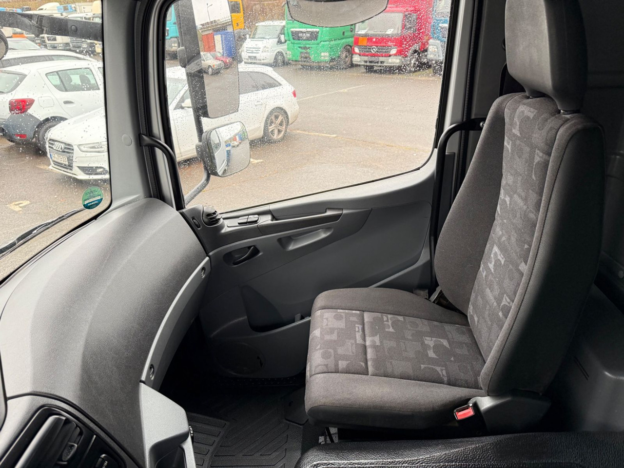 Грузовик бортовой/ Платформа Mercedes-Benz Atego 822 L Klima, Tempomat: фото 15