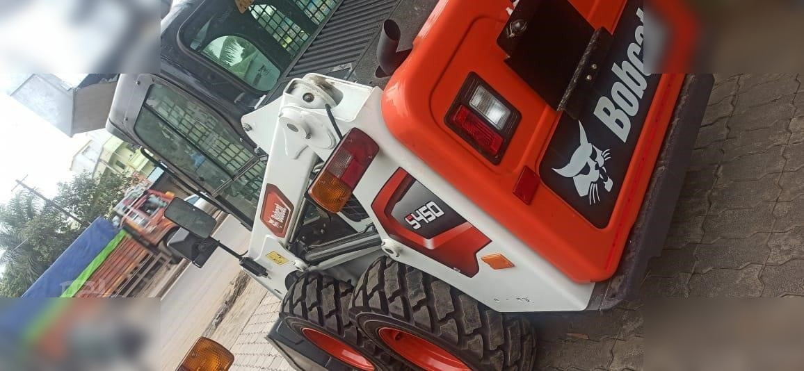 BOBCAT S450 - Мини-погрузчик с бортовым поворотом: фото 1 BOBCAT S450 - Мини-погрузчик с бортовым поворотом: фото 1