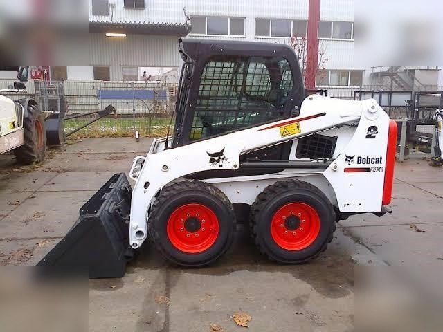 BOBCAT S450 - Мини-погрузчик с бортовым поворотом: фото 2 BOBCAT S450 - Мини-погрузчик с бортовым поворотом: фото 2