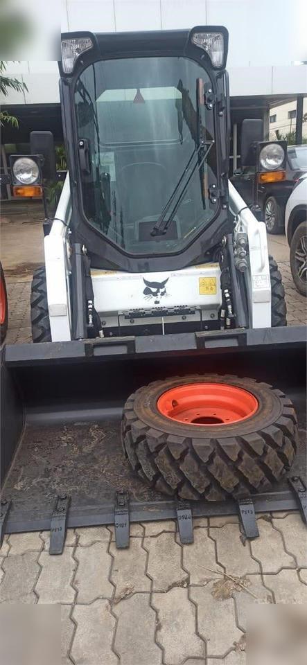 BOBCAT S450 - Мини-погрузчик с бортовым поворотом: фото 5 BOBCAT S450 - Мини-погрузчик с бортовым поворотом: фото 5