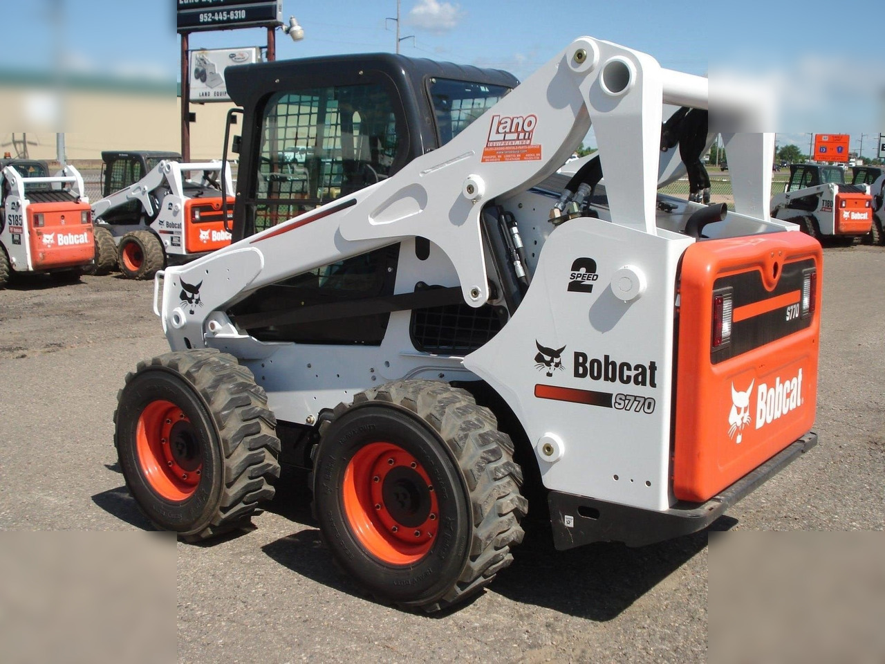 BOBCAT S770 - Мини-погрузчик с бортовым поворотом: фото 4 BOBCAT S770 - Мини-погрузчик с бортовым поворотом: фото 4