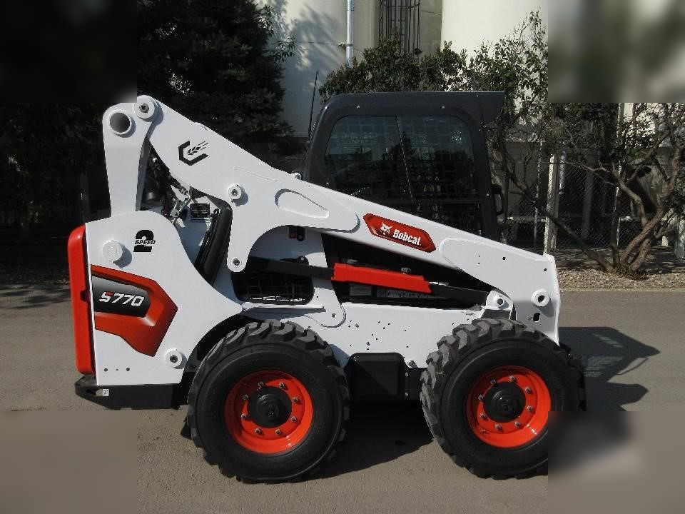 BOBCAT S770 - Мини-погрузчик с бортовым поворотом: фото 1 BOBCAT S770 - Мини-погрузчик с бортовым поворотом: фото 1