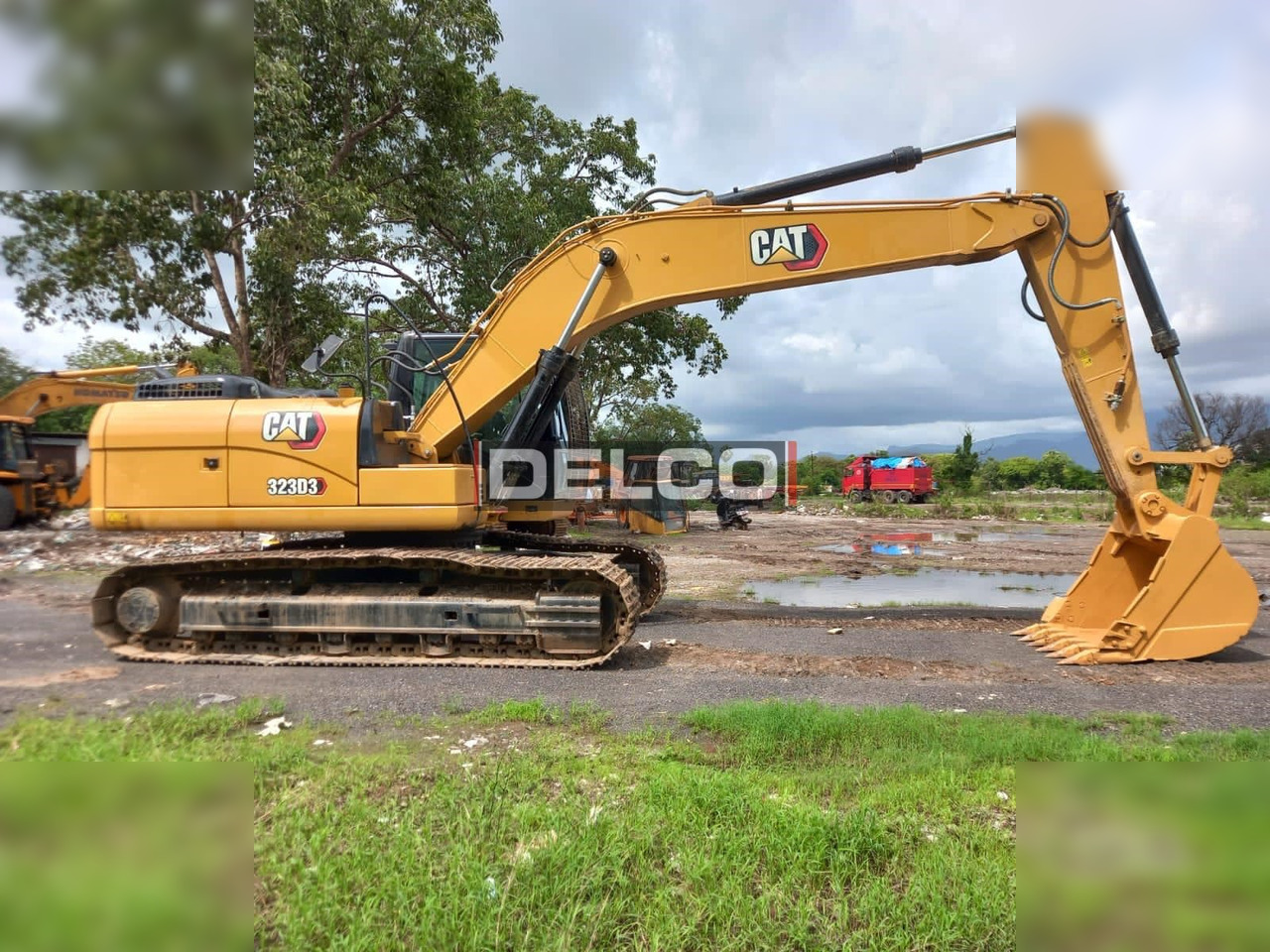 CATERPILLAR 323D3 - Гусеничный экскаватор: фото 1 CATERPILLAR 323D3 - Гусеничный экскаватор: фото 1