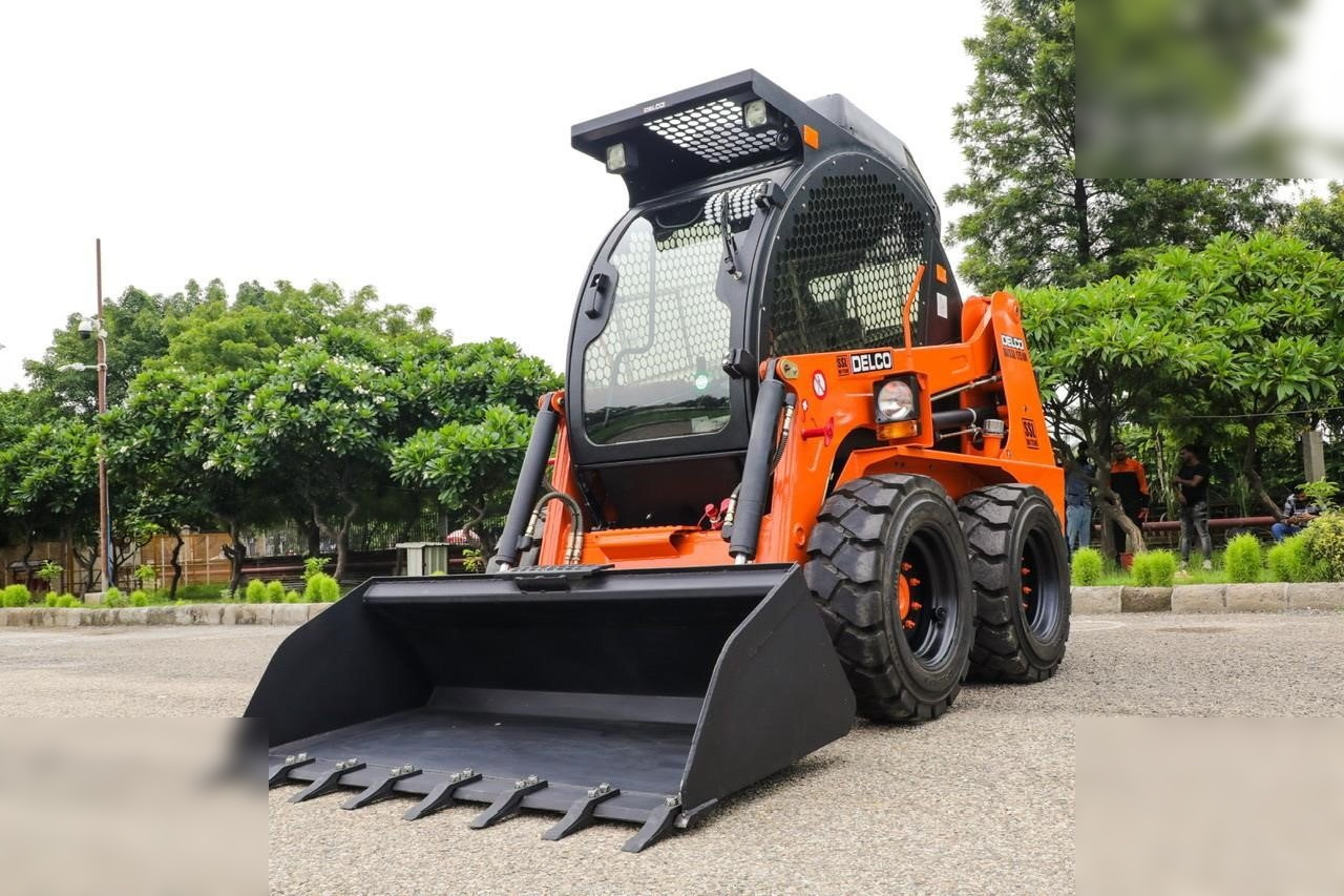 Новый Мини-погрузчик с бортовым поворотом DELCO SSL175: фото 9