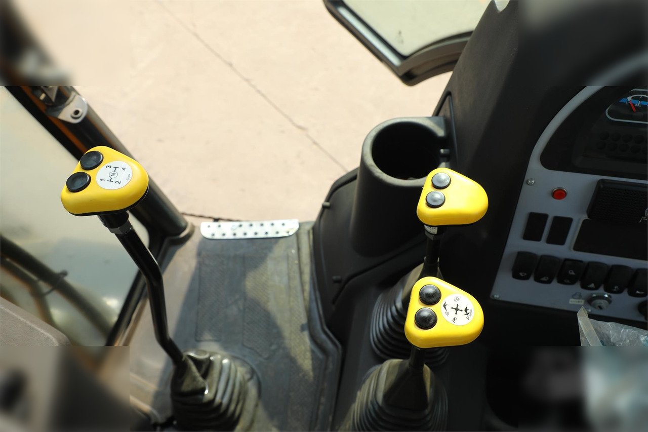 Новый Экскаватор-погрузчик DELCO XP95 PLUS: фото 11 Новый Экскаватор-погрузчик DELCO XP95 PLUS: фото 11