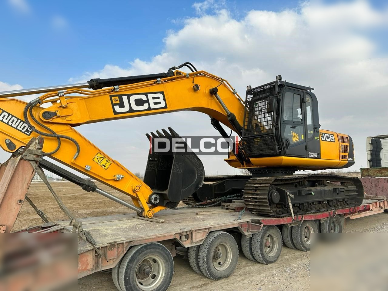 JCB 225 LC - Гусеничный экскаватор: фото 1 JCB 225 LC - Гусеничный экскаватор: фото 1