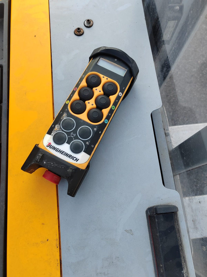 Jungheinrich EJC 112z/ remote control/ acid protect/ initial/ 511h - Штабелер: фото 3 Jungheinrich EJC 112z/ remote control/ acid protect/ initial/ 511h - Штабелер: фото 3