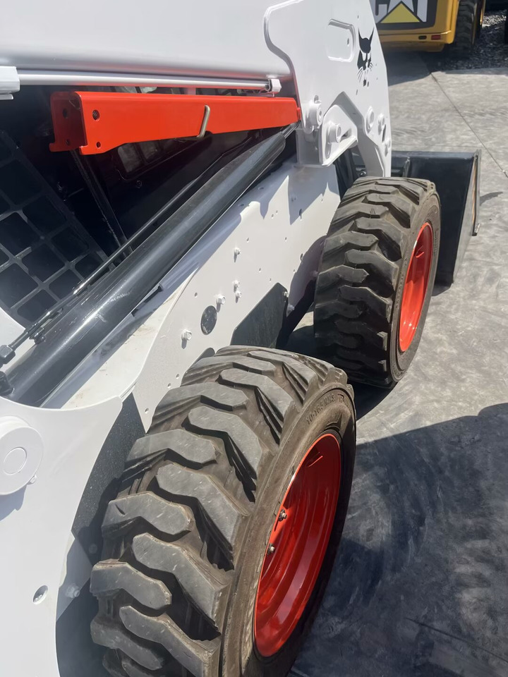Bobcat S160 - Мини-погрузчик с бортовым поворотом: фото 3 Bobcat S160 - Мини-погрузчик с бортовым поворотом: фото 3