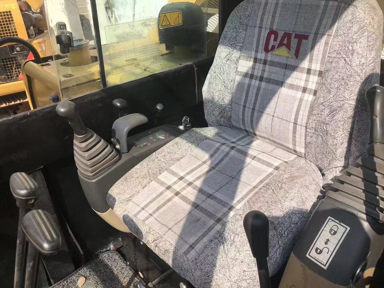 CAT 306D - Гусеничный экскаватор: фото 3 CAT 306D - Гусеничный экскаватор: фото 3