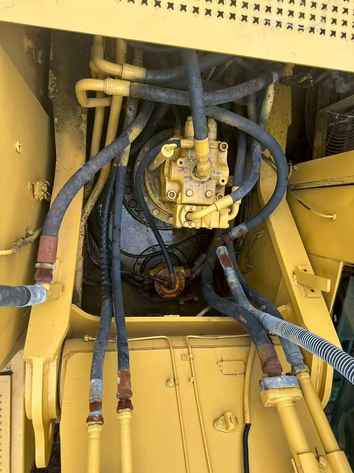 CAT 325CL - Гусеничный экскаватор: фото 5 CAT 325CL - Гусеничный экскаватор: фото 5