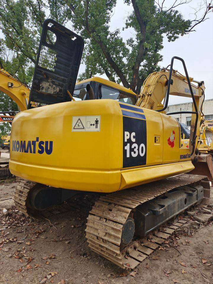 Komatsu PC130 - Гусеничный экскаватор: фото 1 Komatsu PC130 - Гусеничный экскаватор: фото 1