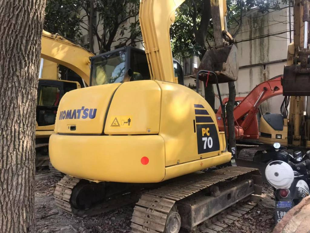 Komatsu PC70-8 - Гусеничный экскаватор: фото 1 Komatsu PC70-8 - Гусеничный экскаватор: фото 1