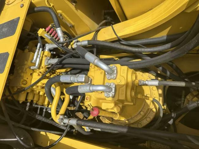 Komatsu pc350 - Гусеничный экскаватор: фото 2 Komatsu pc350 - Гусеничный экскаватор: фото 2