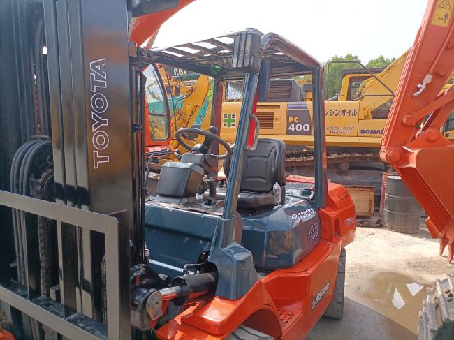 Toyota - Дизельный погрузчик: фото 2 Toyota - Дизельный погрузчик: фото 2