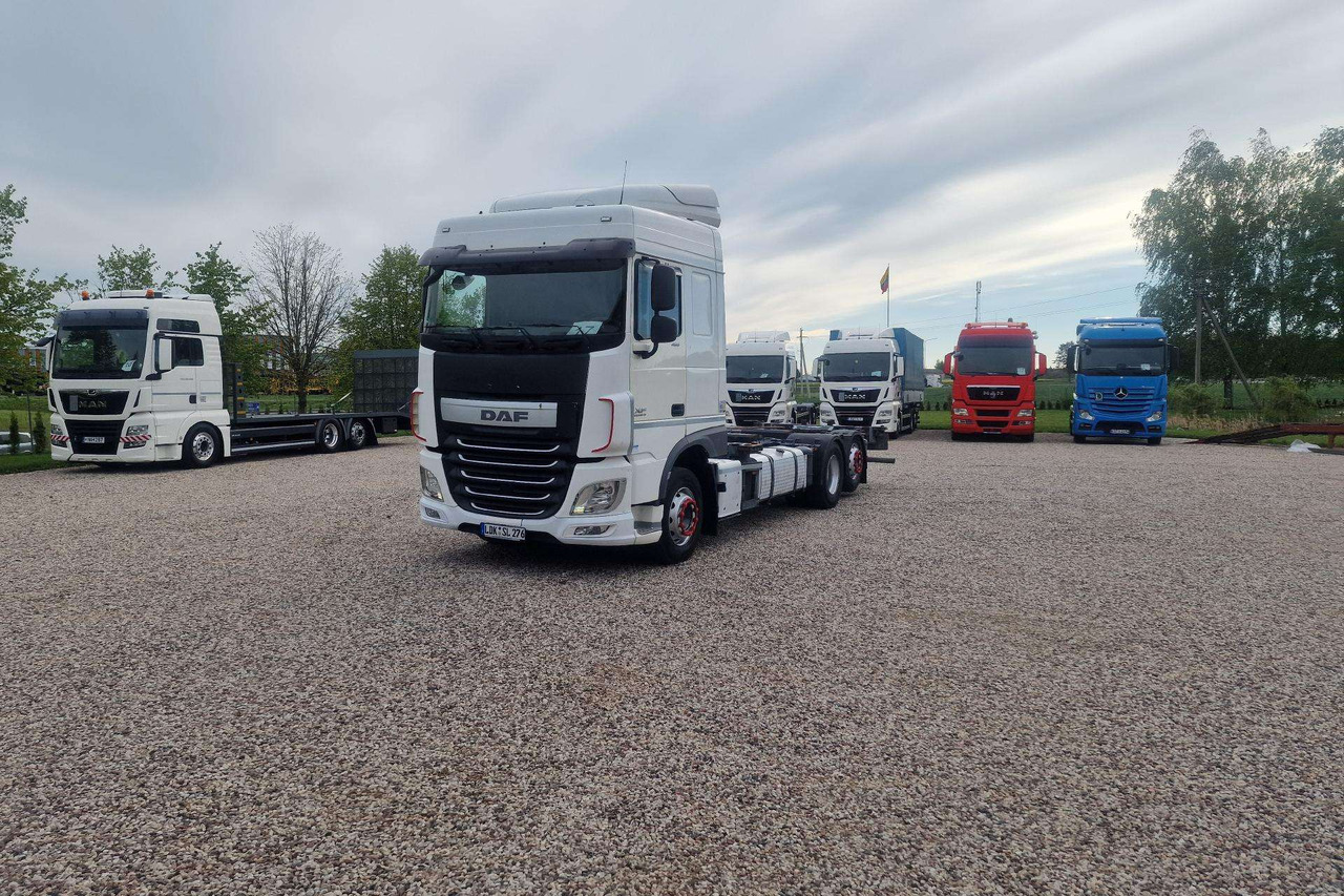 DAF XF 460 - Грузовик-контейнеровоз/ Сменный кузов: фото 2 DAF XF 460 - Грузовик-контейнеровоз/ Сменный кузов: фото 2