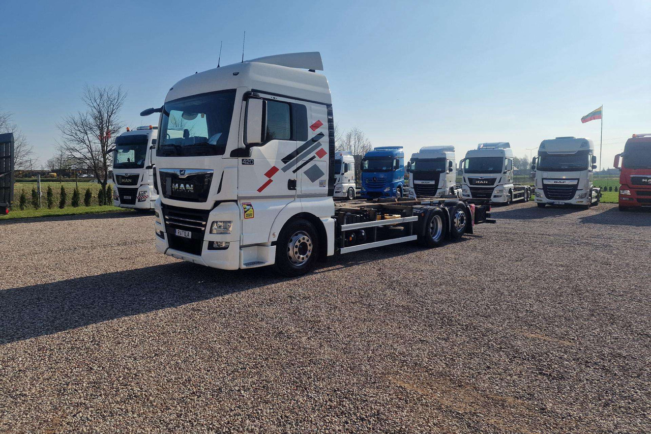 MAN TGX 26.420 - Грузовик-контейнеровоз/ Сменный кузов: фото 1 MAN TGX 26.420 - Грузовик-контейнеровоз/ Сменный кузов: фото 1