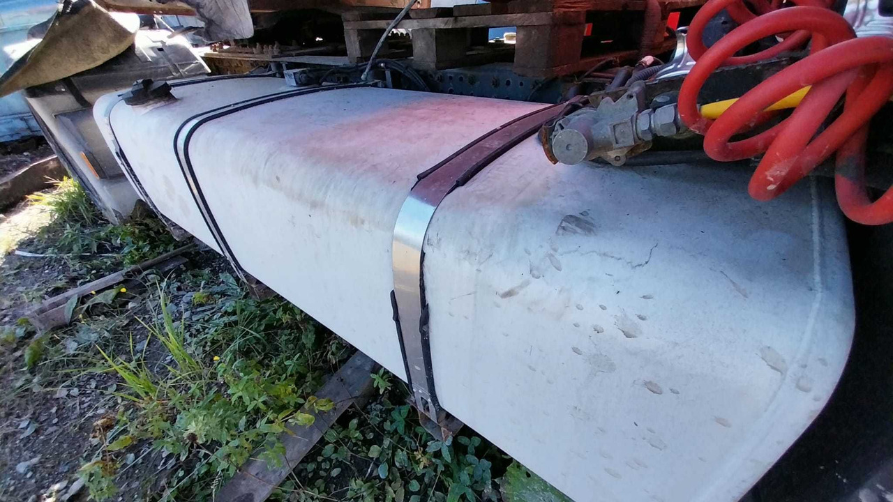 Zbiornik paliwowa bak IVECO STRALIS hiway mega e5 aluminiowy 570/600 - Топливный бак для Грузовиков: фото 2 Zbiornik paliwowa bak IVECO STRALIS hiway mega e5 aluminiowy 570/600 - Топливный бак для Грузовиков: фото 2