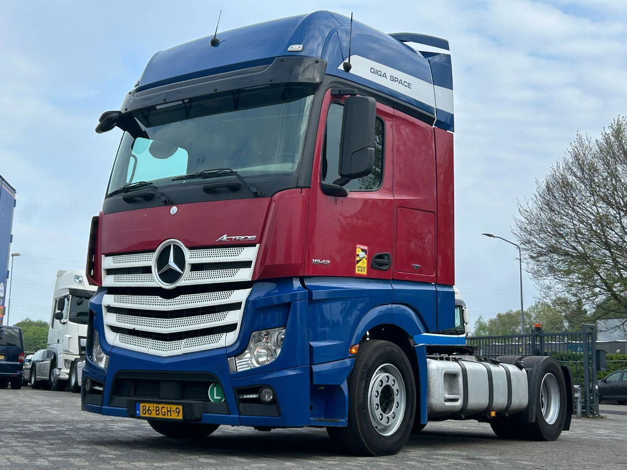 Mercedes-Benz Actros Euro 6 / BJ. 2015 / APK - Тягач: фото 1 Mercedes-Benz Actros Euro 6 / BJ. 2015 / APK - Тягач: фото 1