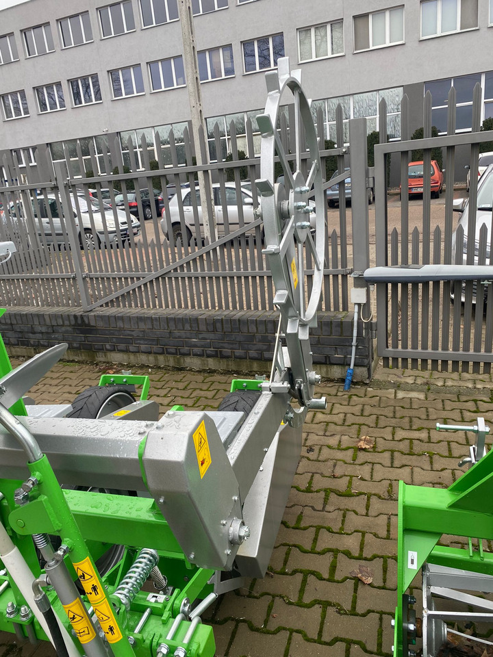 BOMET Precision seeder / Semoir de précision / Siewnik punktowy - Сеялка точного высева: фото 4 BOMET Precision seeder / Semoir de précision / Siewnik punktowy - Сеялка точного высева: фото 4