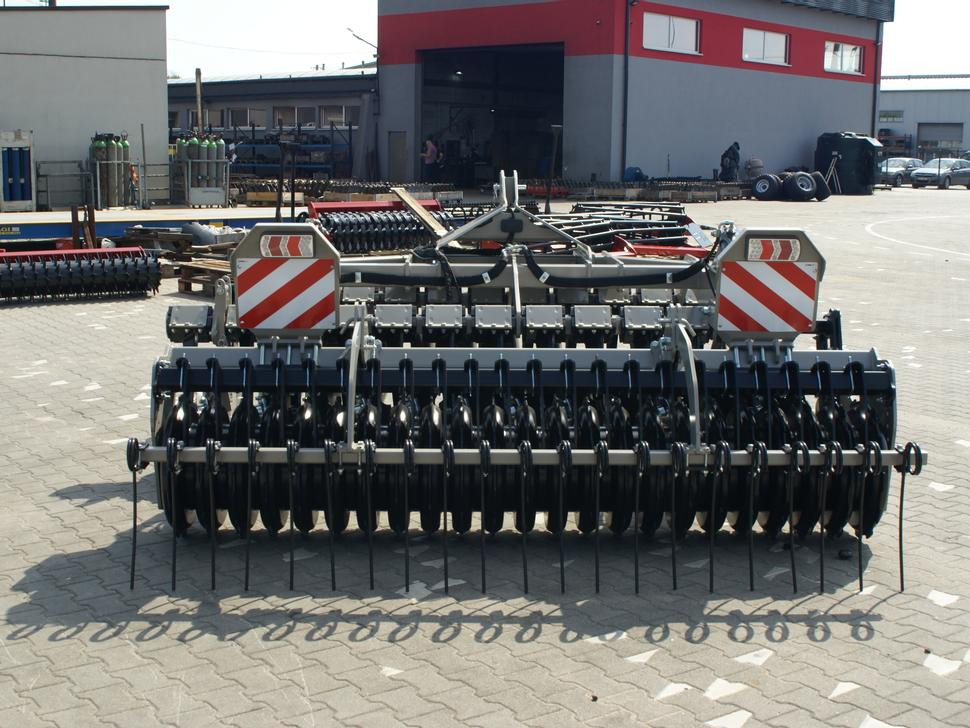 Новый Дисковая борона ROLEX Scheibenegge / Discs harrow / Dechaumeur à disques / Erpice a dischi / Дисковая борона / Brona talerzowa 3 m: фото 10 Новый Дисковая борона ROLEX Scheibenegge / Discs harrow / Dechaumeur à disques / Erpice a dischi / Дисковая борона / Brona talerzowa 3 m: фото 10