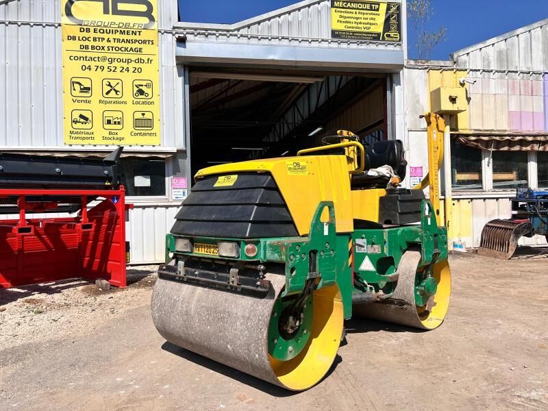 Ammann AV26-2 COMPACTEUR ROULEAU TANDEM VIBRANT ARTICULÉ - Дорожный каток: фото 1 Ammann AV26-2 COMPACTEUR ROULEAU TANDEM VIBRANT ARTICULÉ - Дорожный каток: фото 1