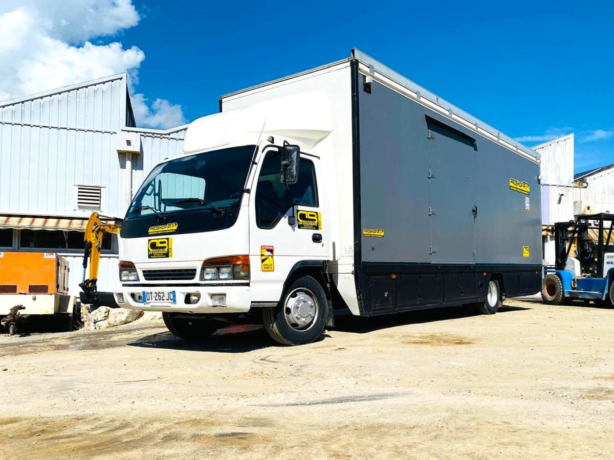 ISUZU Camion SÉRIE N AVEC 2 STRUCTURES CHAPITEAUX - Грузовик с закрытым кузовом: фото 1 ISUZU Camion SÉRIE N AVEC 2 STRUCTURES CHAPITEAUX - Грузовик с закрытым кузовом: фото 1