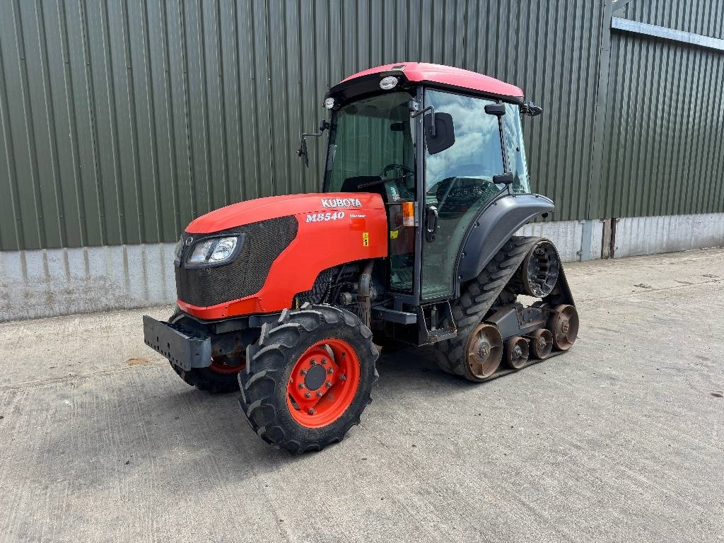 Kubota M8540 Narrow Half Track - Трактор: фото 1 Kubota M8540 Narrow Half Track - Трактор: фото 1