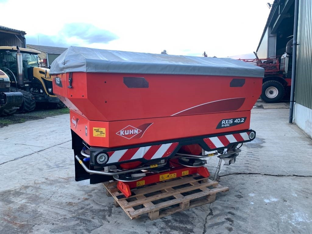 Разбрасыватель удобрений Kuhn 40.2 m-emc Fert Spreader: фото 6