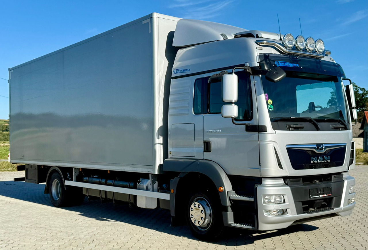 MAN TGM 15.290 / KONTENER / IZOTERMA / AUTOMAT / 7.5 M DŁUGOŚCI / 18 PALET / SYPIALKA / EURO 6 / 2020 ROK / 480 TYS KM / SPROWADZONY - Изотермический грузовик: фото 1 MAN TGM 15.290 / KONTENER / IZOTERMA / AUTOMAT / 7.5 M DŁUGOŚCI / 18 PALET / SYPIALKA / EURO 6 / 2020 ROK / 480 TYS KM / SPROWADZONY - Изотермический грузовик: фото 1