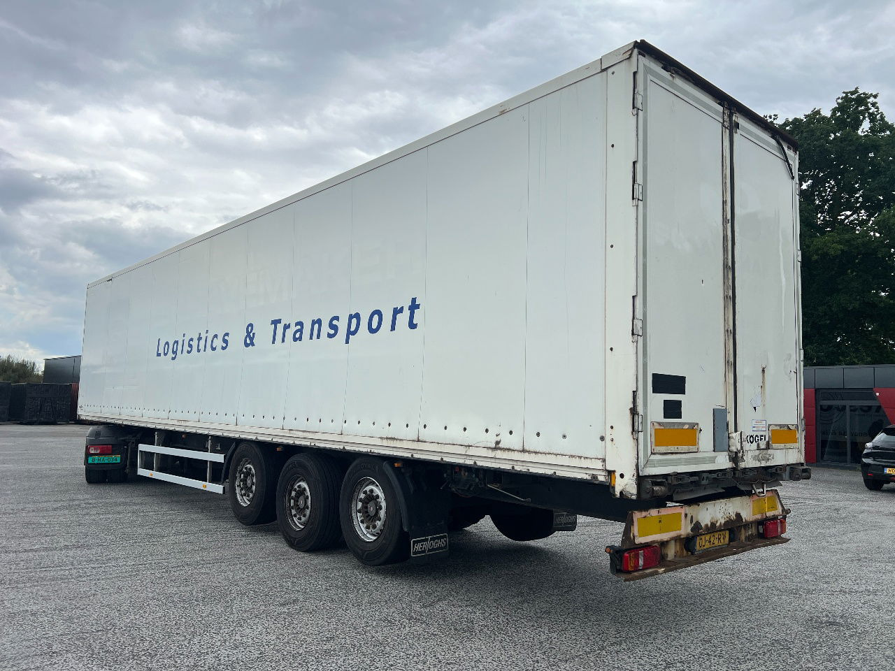 Kögel 2x lift axle, SAF disc - Полуприцеп-фургон: фото 4 Kögel 2x lift axle, SAF disc - Полуприцеп-фургон: фото 4