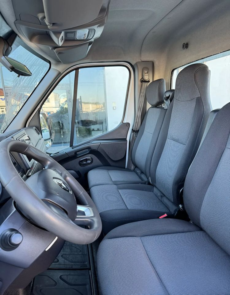 Малотоннажный бортовой грузовик Renault Master: фото 11
