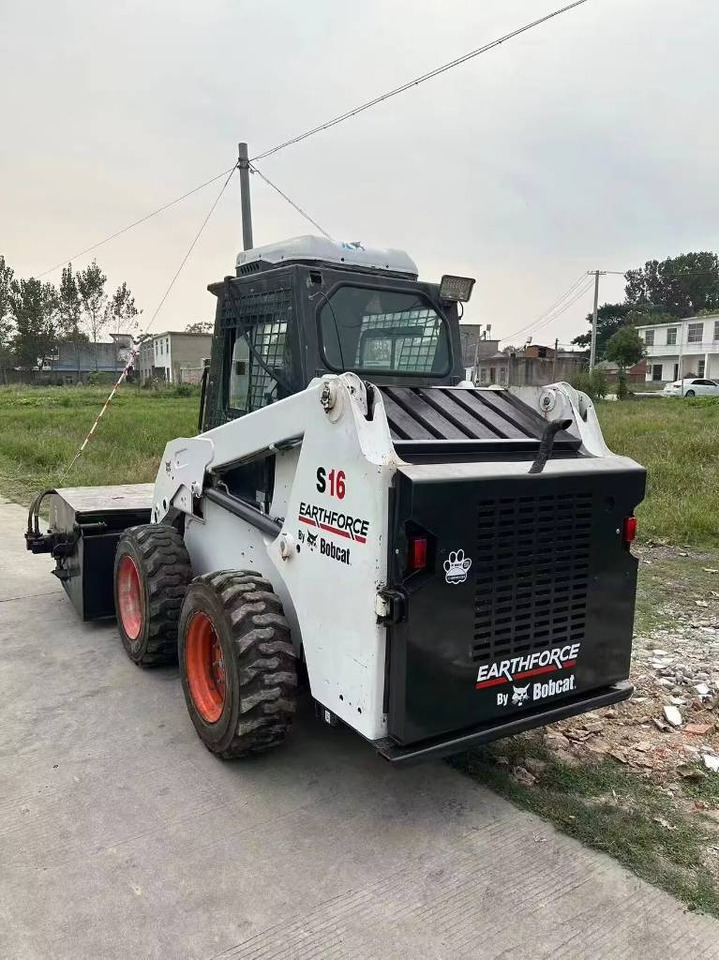 Bobcat S 16 - Мини-погрузчик с бортовым поворотом: фото 2 Bobcat S 16 - Мини-погрузчик с бортовым поворотом: фото 2