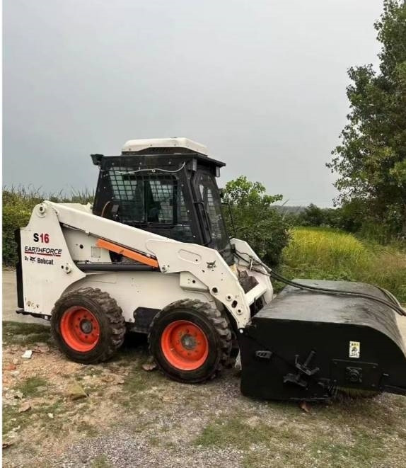 Bobcat S 16 - Мини-погрузчик с бортовым поворотом: фото 2 Bobcat S 16 - Мини-погрузчик с бортовым поворотом: фото 2