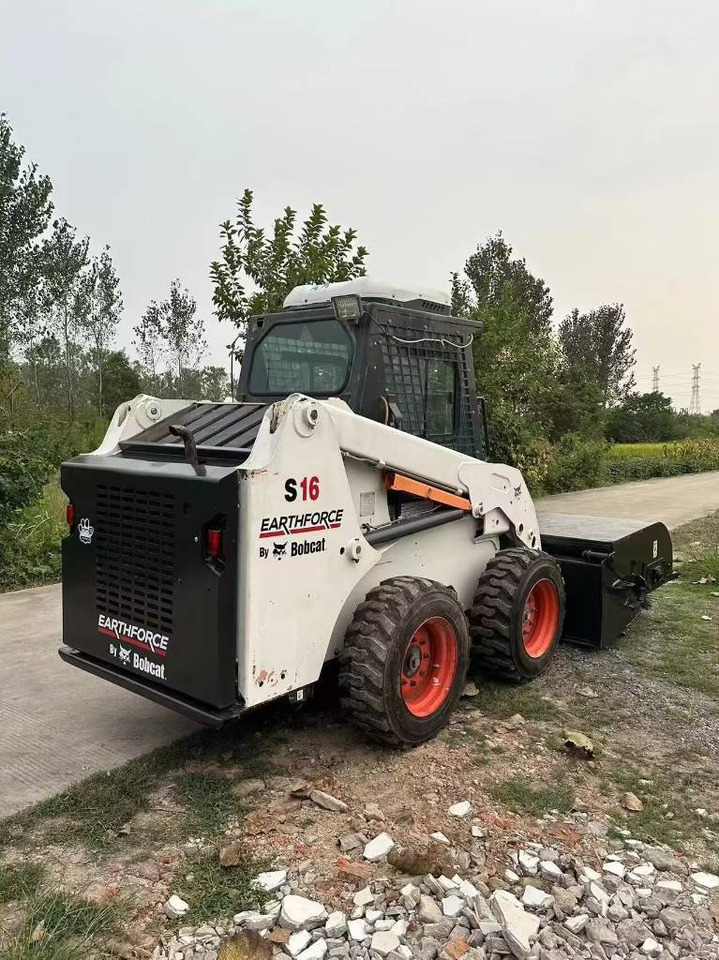 Bobcat S 16 - Мини-погрузчик с бортовым поворотом: фото 3 Bobcat S 16 - Мини-погрузчик с бортовым поворотом: фото 3