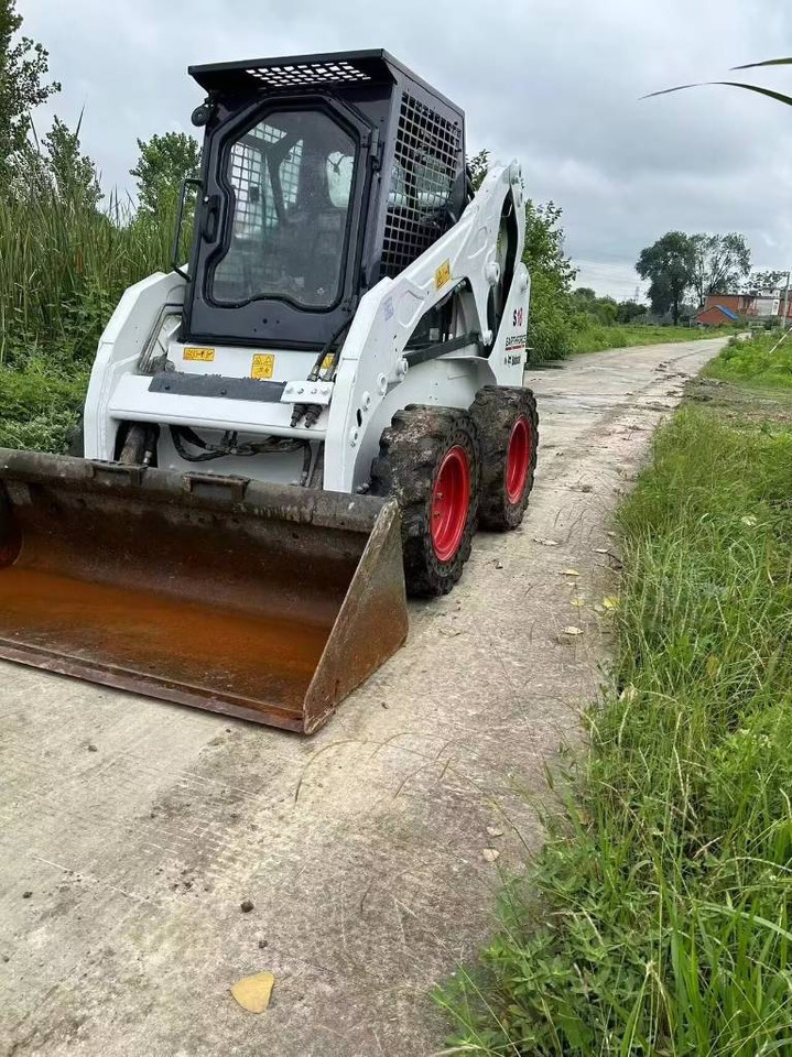 Bobcat S 18 - Мини-погрузчик с бортовым поворотом: фото 4 Bobcat S 18 - Мини-погрузчик с бортовым поворотом: фото 4