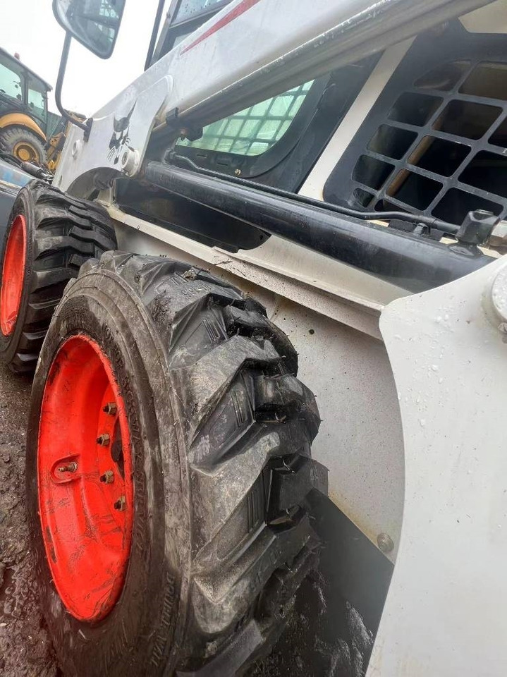 Bobcat S 450 - Мини-погрузчик с бортовым поворотом: фото 4 Bobcat S 450 - Мини-погрузчик с бортовым поворотом: фото 4