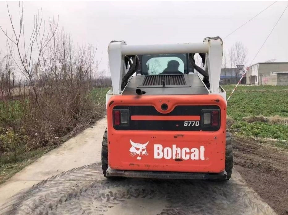 Bobcat S 770 - Мини-погрузчик с бортовым поворотом: фото 4 Bobcat S 770 - Мини-погрузчик с бортовым поворотом: фото 4
