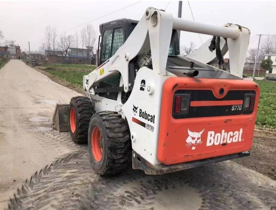 Bobcat S 770 - Мини-погрузчик с бортовым поворотом: фото 2 Bobcat S 770 - Мини-погрузчик с бортовым поворотом: фото 2