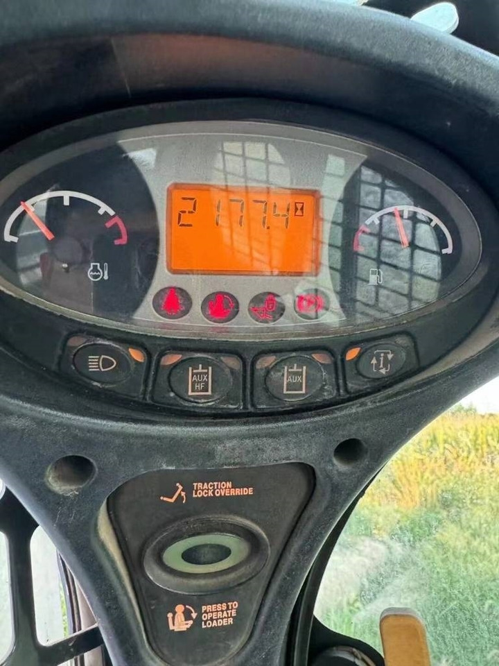 Bobcat T 770 - Мини-погрузчик с бортовым поворотом: фото 4 Bobcat T 770 - Мини-погрузчик с бортовым поворотом: фото 4