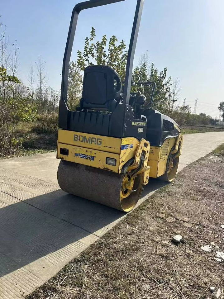 Bomag BW 100 AD - Дорожный каток: фото 1 Bomag BW 100 AD - Дорожный каток: фото 1